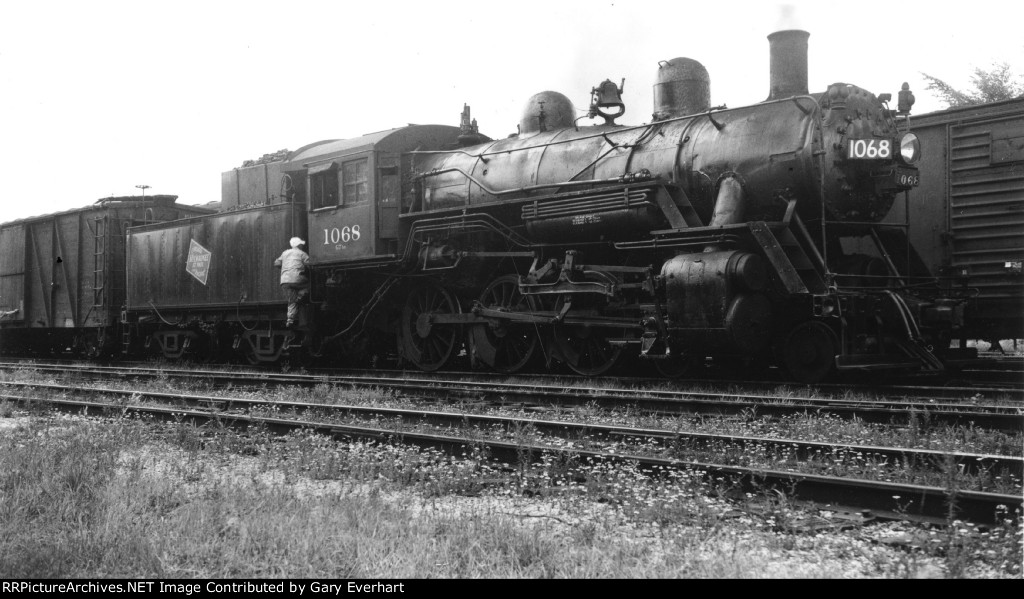 MILW 4-6-0 #1068 - Milwaukee Road